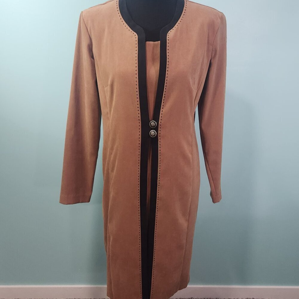 Helene Blake Dress Size 8
Lot K